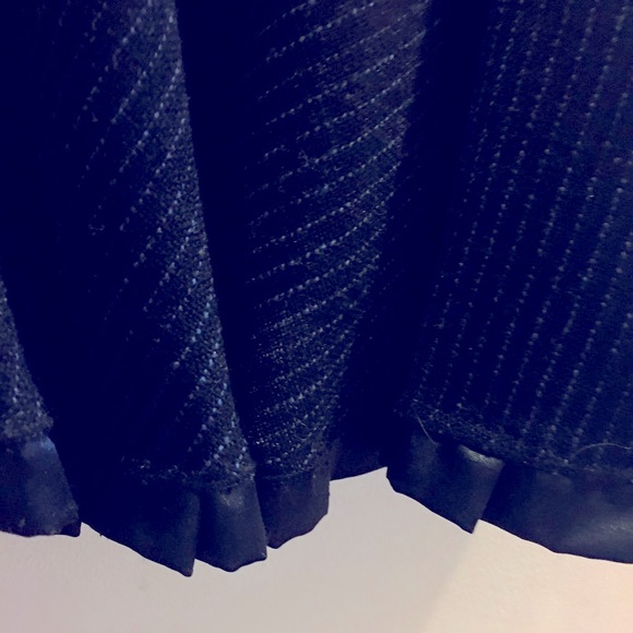 Blue and black vertical striped skirt - Picture 5 of 5